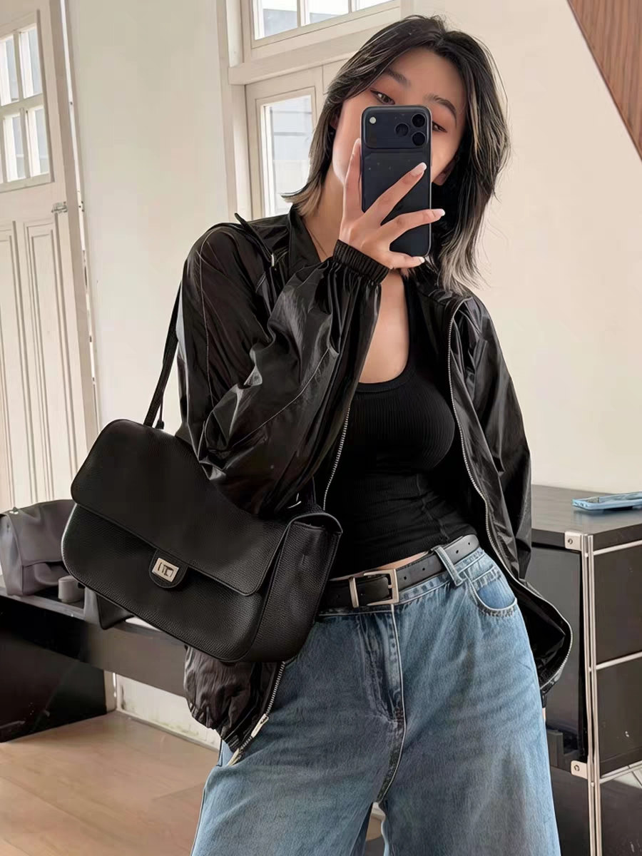 حقيبة يد نسائية من الجلد الطبي - مراجعة Women Bags 2026 Trends وسعره