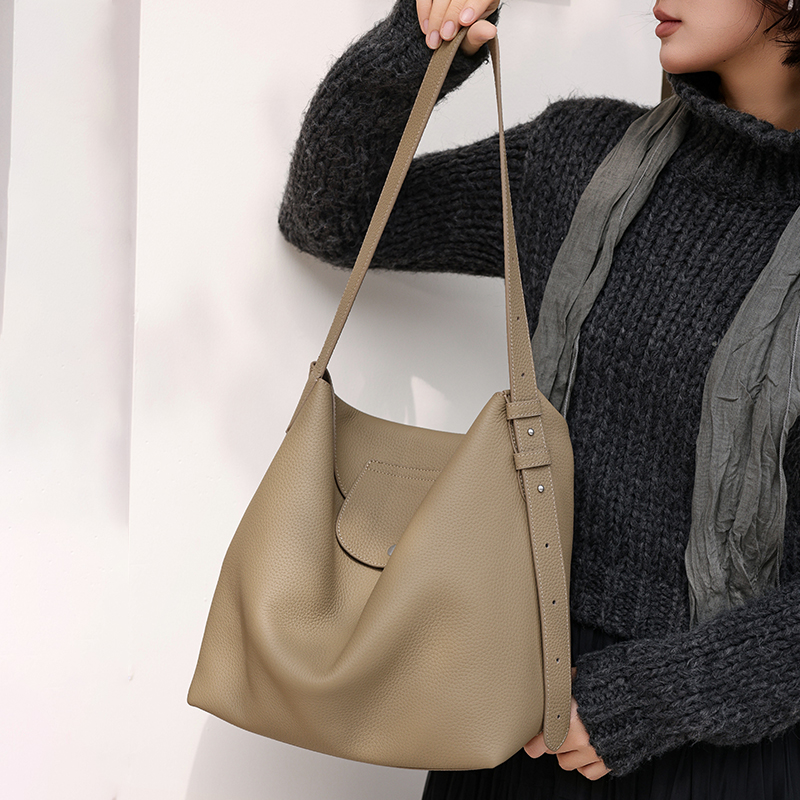 حقيبة يد نسائية فاخرة من الجلد - مراجعة Women Bags 2026 Trends وسعره